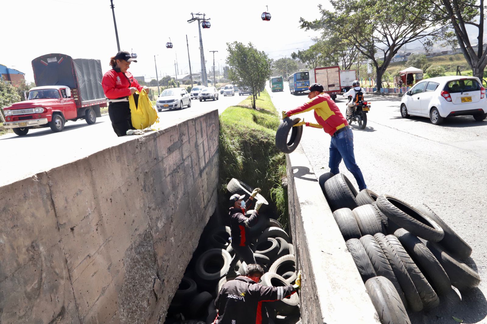 Distrito avanza en eliminación de puntos de disposición ilegal de llantas