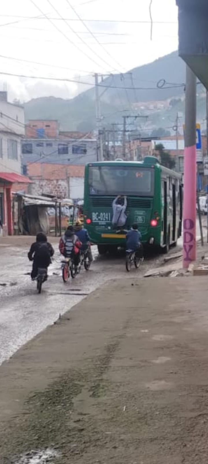 TransMilenio Bogotá rechaza mal comportamiento por algunos usuarios