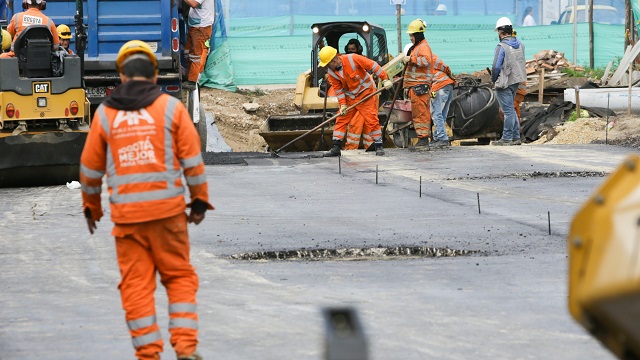 Mantenimiento de vías en Bogotá - Foto: Prensa Alcaldía Bogotá / Andrés Sandoval