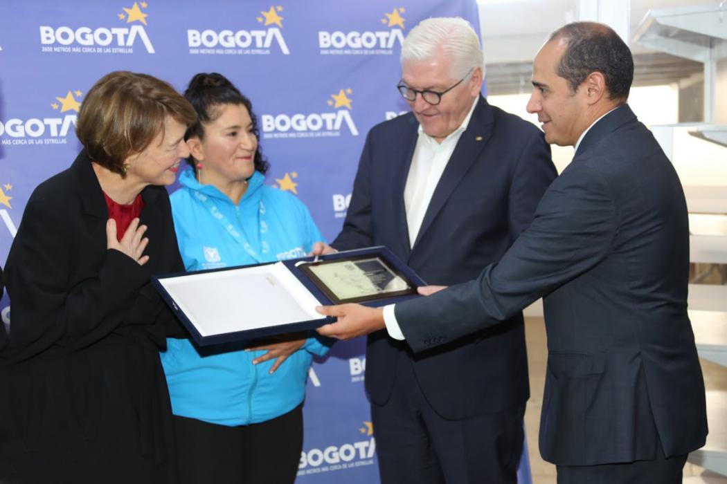 Visita del presidente de Alemania, Frank Walter Steinmeier, en el SuperCADE Social en el Terminal de Transporte El Salitre