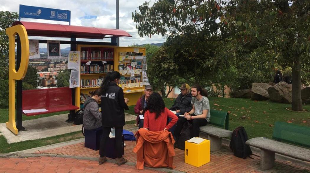 La programación trae más de 60 eventos entre conversatorios y encuentros en librerías, centros CREA, el SENA, bibliotecas y teatros, entre otros. Foto: BiblioRed