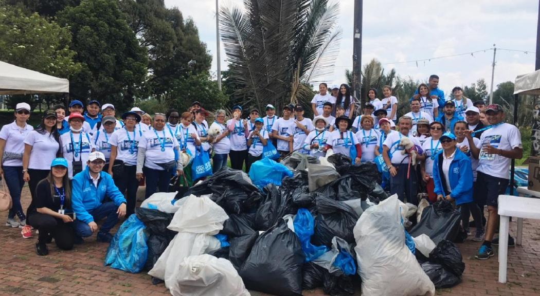 Basura que salió del humedal Juan Amarillo - FOTO: Consejería de Comunicaciones