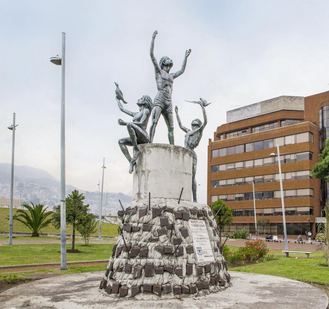 Queremos reconstruir la memoria de este hecho histórico a través de los monumentos que en su honor existen en diferentes partes de la capital. Foto: IDPC