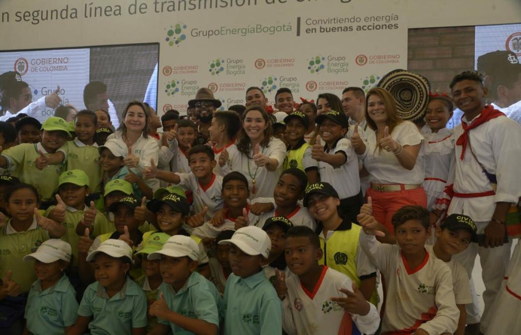 Niños con Grupo Energía Bogotá 