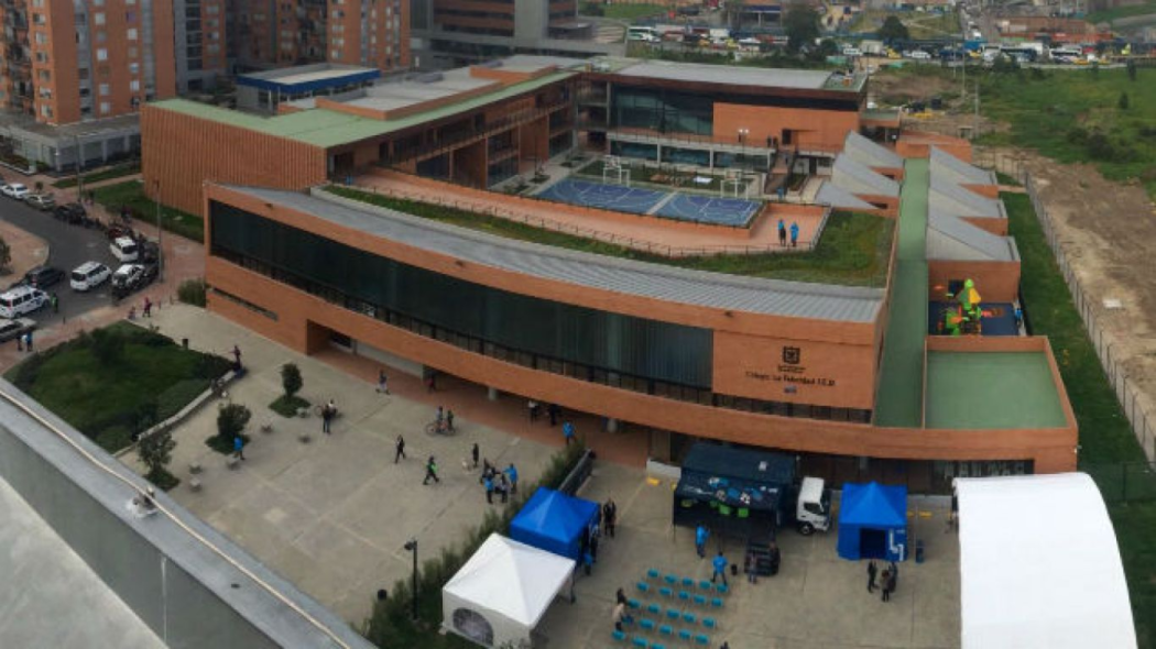 Panorámica del colegio La Felicidad entregado por la Alcaldía a la localidad de Fontibón 