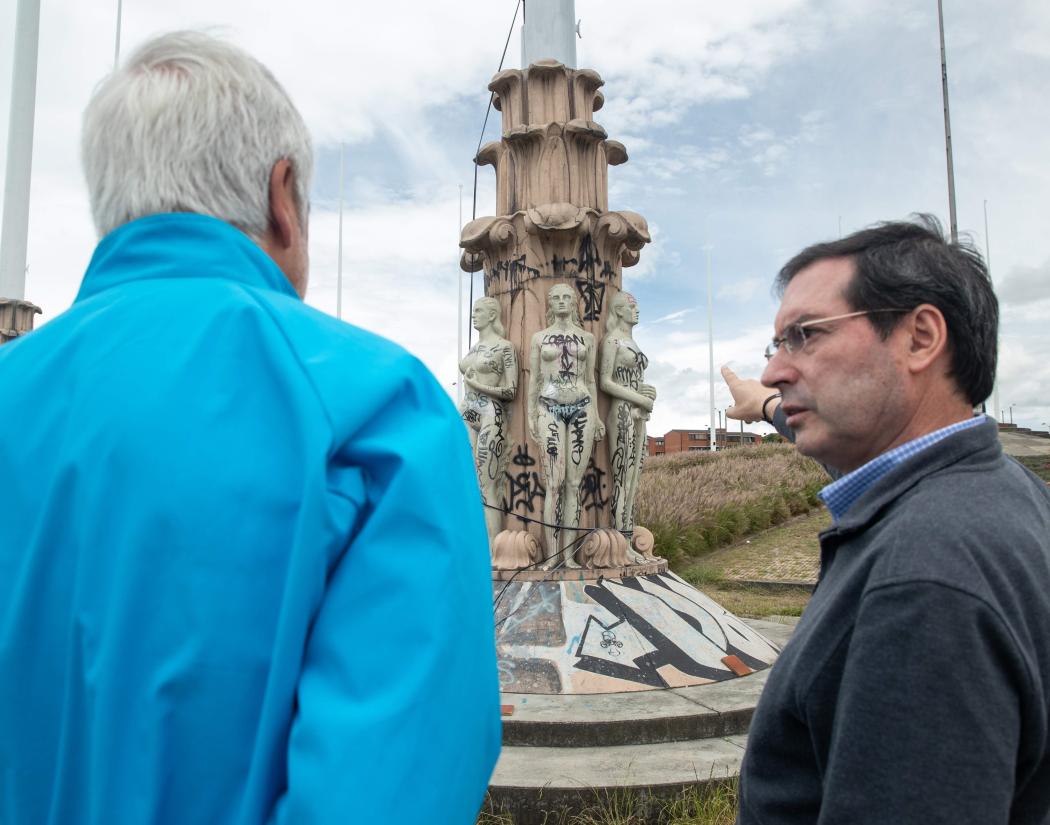 Trabajos de restauración en el Monumento a las Banderas - Foto: Comunicaciones Alcaldía Bogotá / Andrés Sandoval