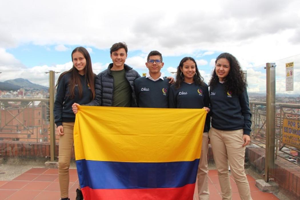 Estudiantes que asistirán las olimpiadas internacionales de este año en Hungría.