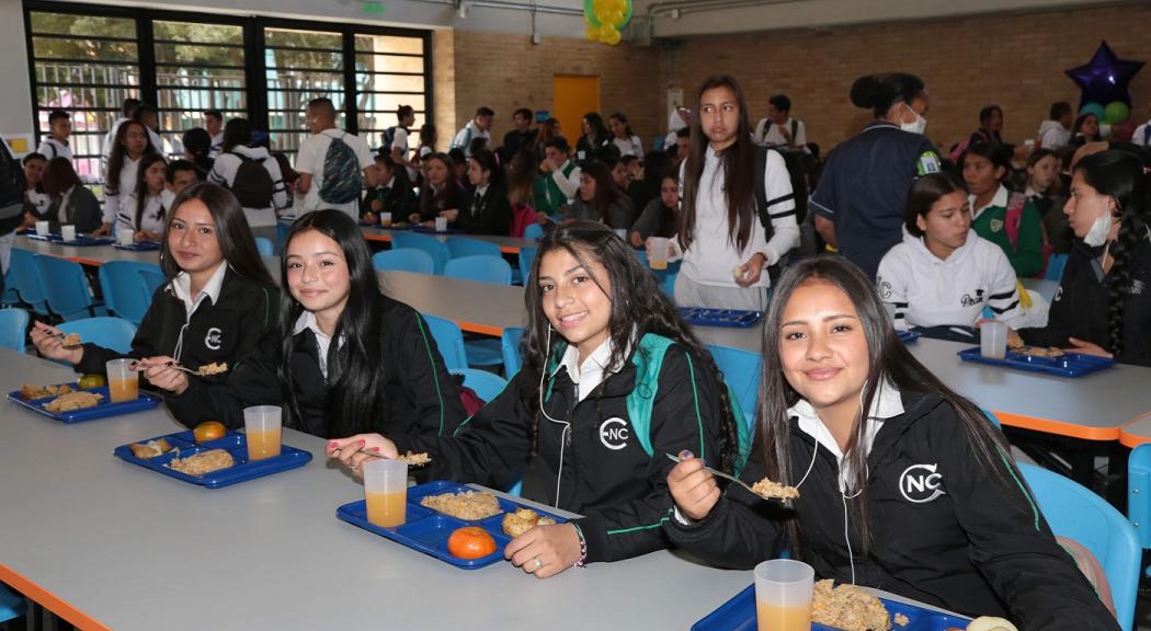 156 comedores escolares funcionando en Bogotá 