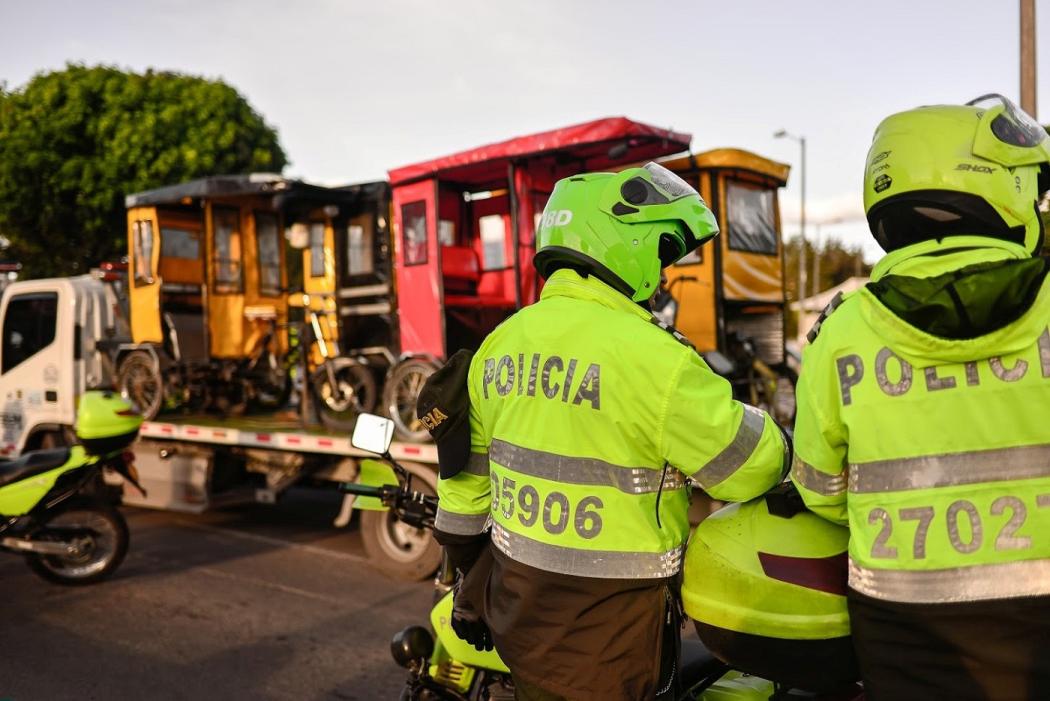 Los vehículos de tres ruedas que usen un motor de combustión interna están sujetos a inmovilización por las autoridades de tránsito. Fotografía: Secretaría Distrital de Movilidad 