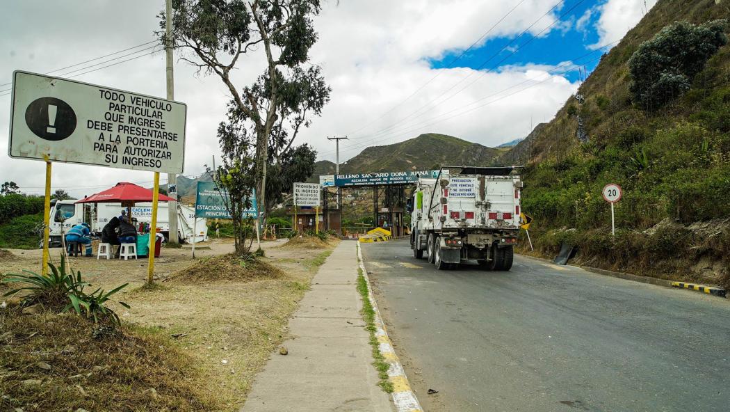 Ingreso al relleno sanitario Doña Juana