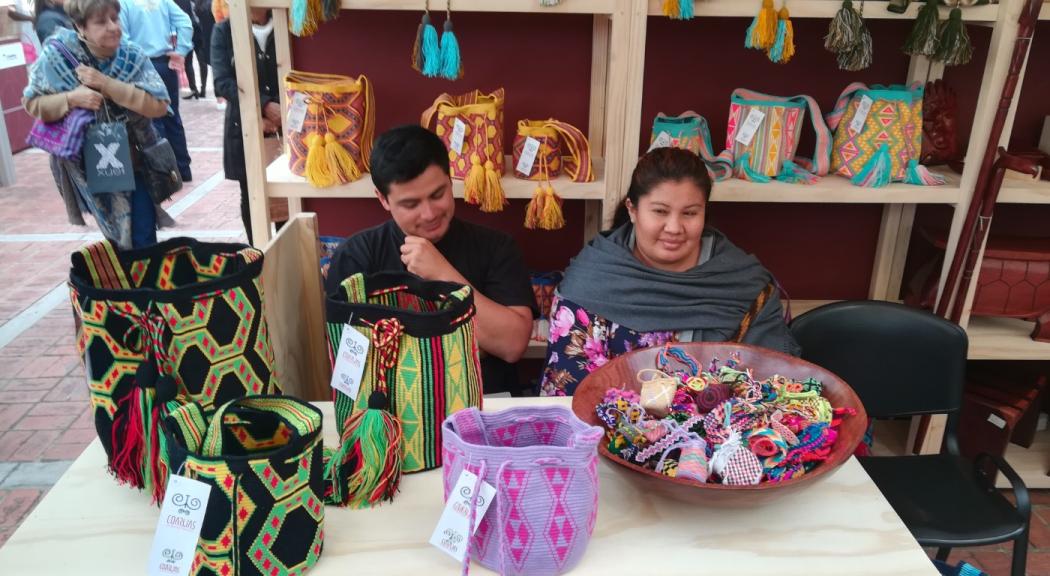 Mercado artesanal Indígena en el Claustro Las Aguas - Foto: Archivo de Bogotá.