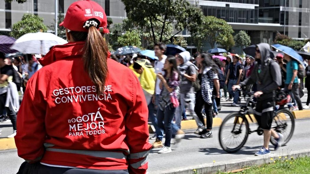 Gestor de convivencia de la Secretaría de Gobierno apoya la organización de la marcha del 21 de noviembre.