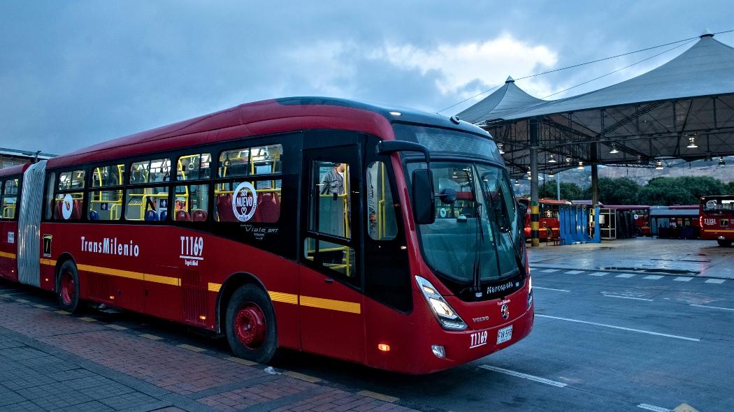 Es falso que TransMilenio haya cancelado su operación en Bogotá. Imagen que rueda en redes es de la cuenta no oficial Info Sitp Bogotá.