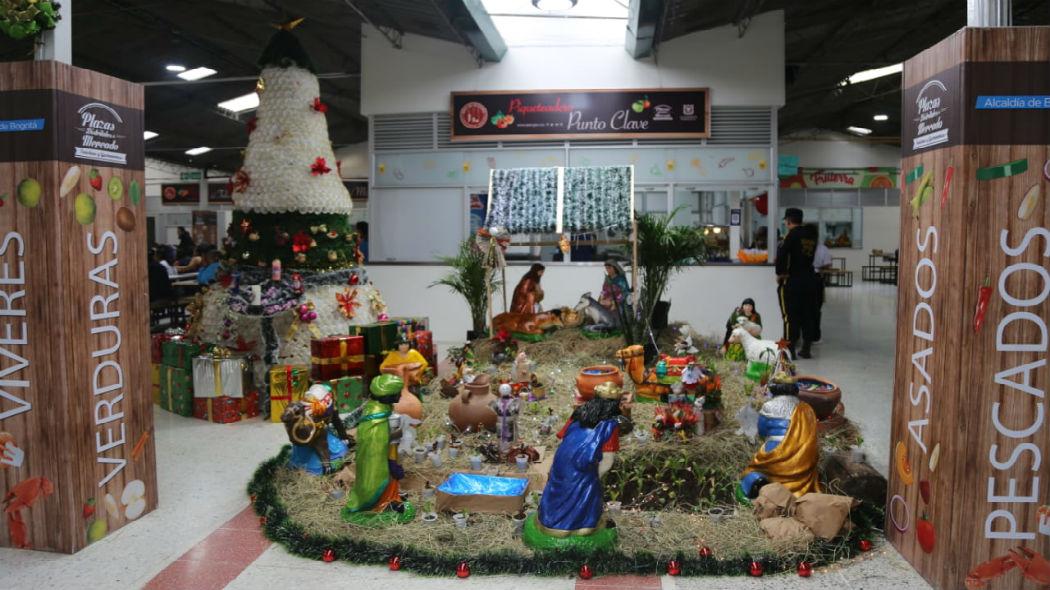 Pesebre en plaza de mercado