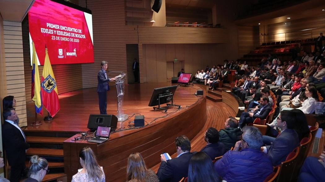 Primer encuentro de Claudia López como alcaldesa, con ediles y edilesas de Bogotá.