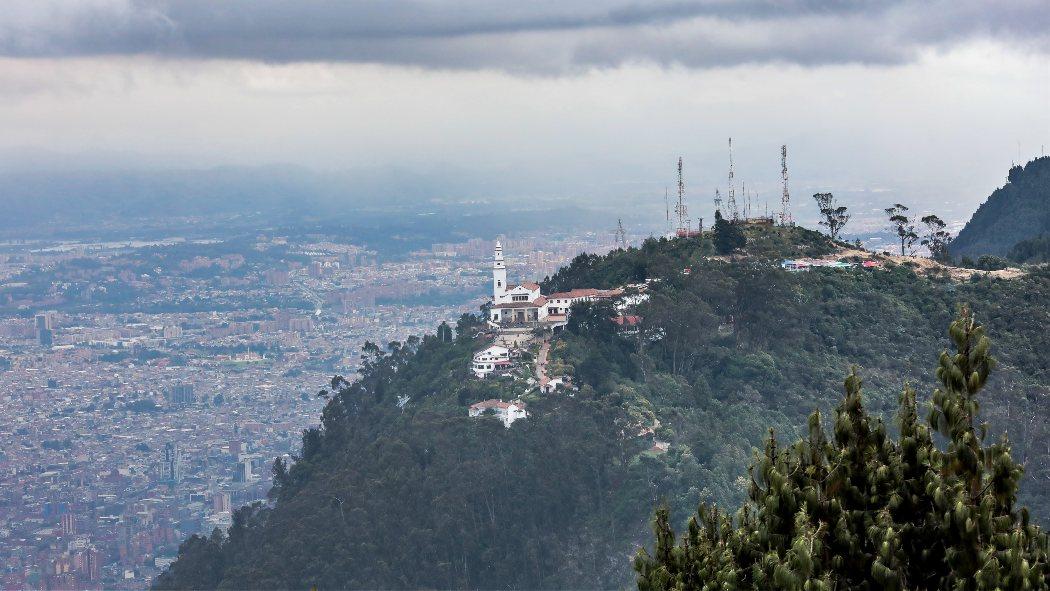 Cerro de Monserrate y panorámica de Bogotá. Foto: Alcaldía de Bogotá