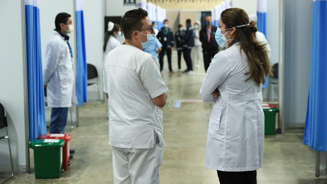 Médicos en el hospital de Corferias