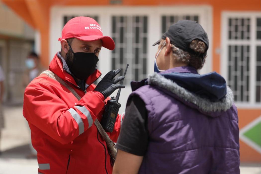 El es José Luis, uno de los líderes del equipo de Gestores de Convivencia