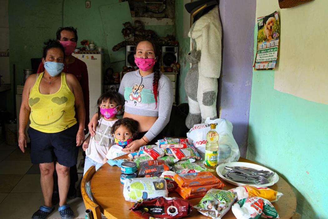 Foto de personas con alimentos