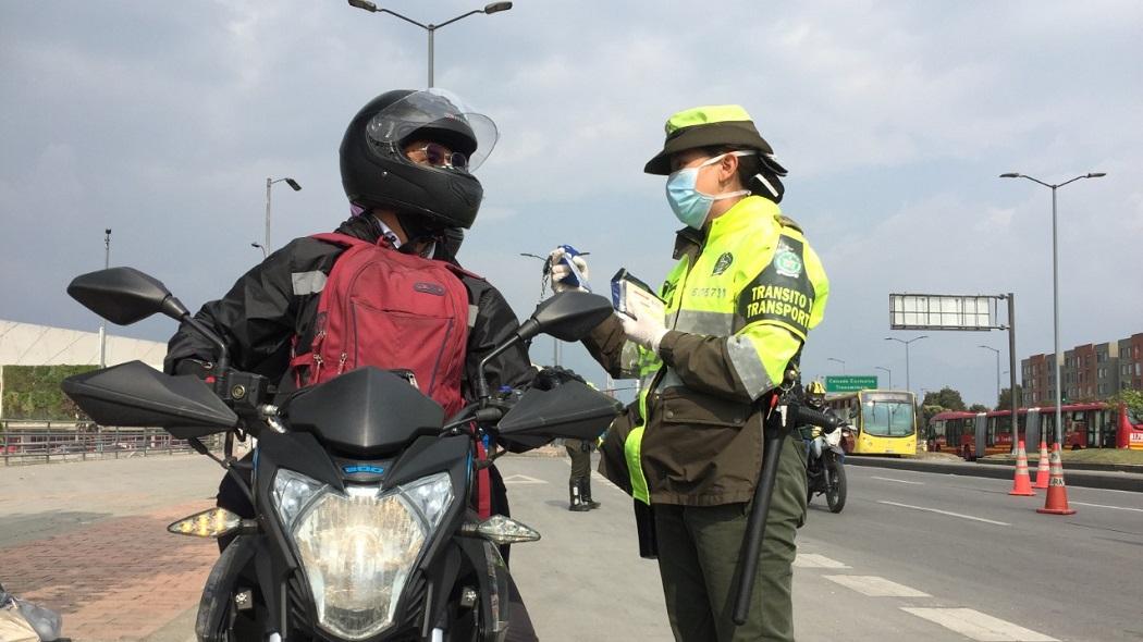 Distrito no restringirá a parrilleros en moto