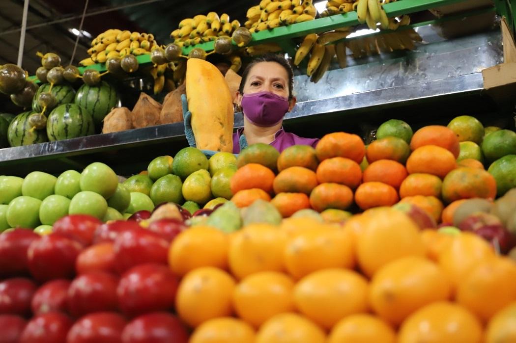 Comerciantes de la Plaza de Mercado 7 de Agosto invitan a los ciudadanos a comprar con tranquilidad.