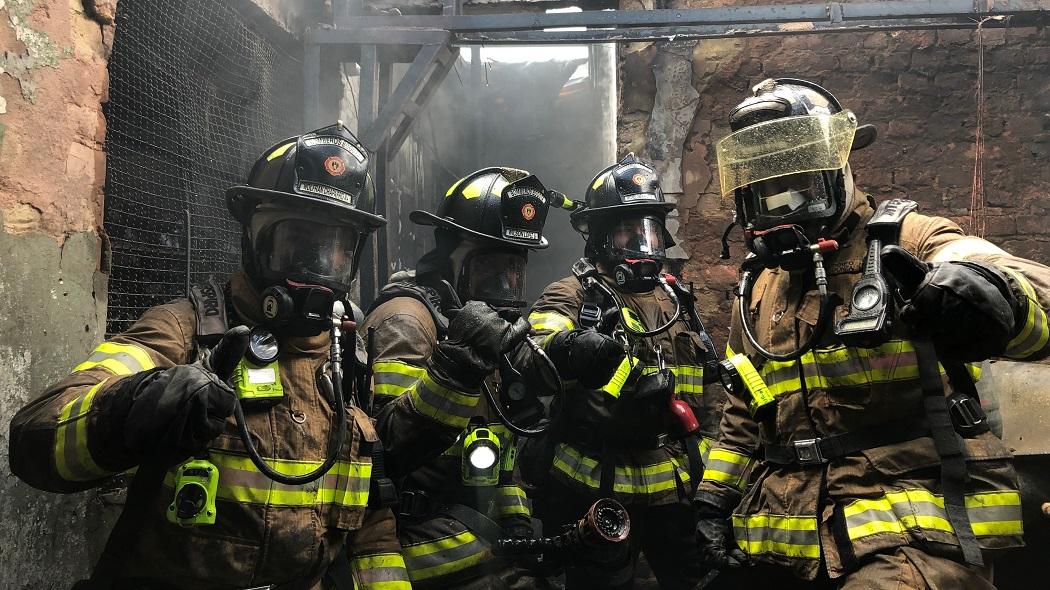 Diferencia entre los bomberos oficiales y los bomberos voluntarios