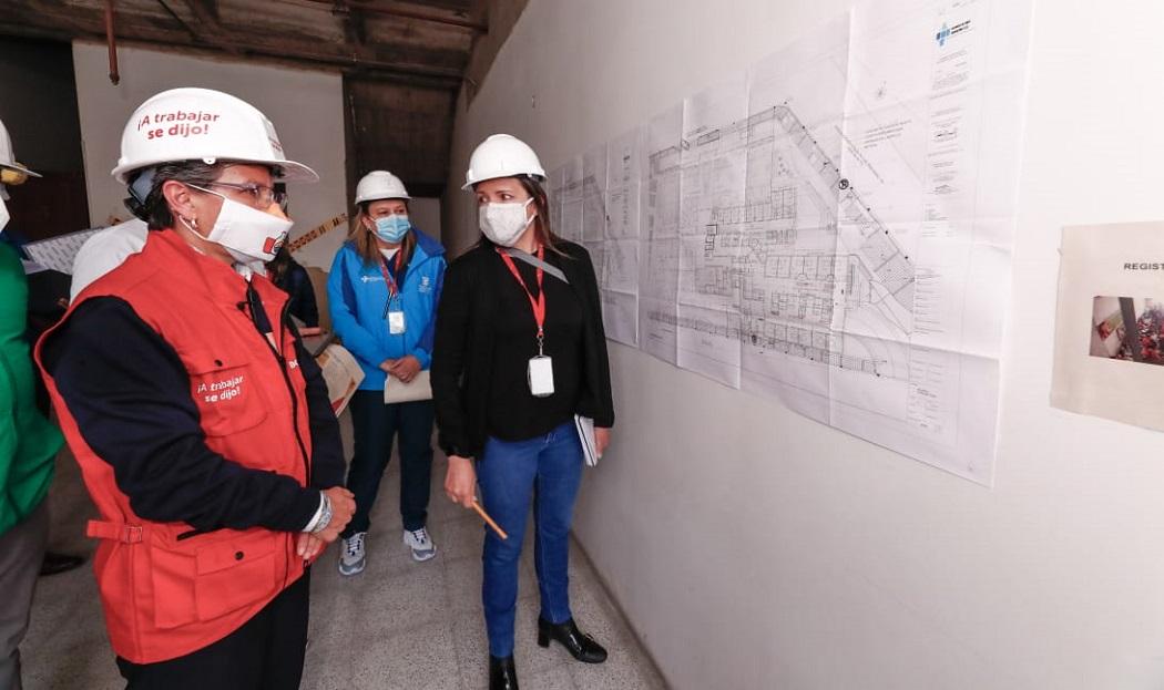 Visita obras de torre de urgencias del Hospital Meissen - Foto: Comunicaciones Alcaldía Bogotá