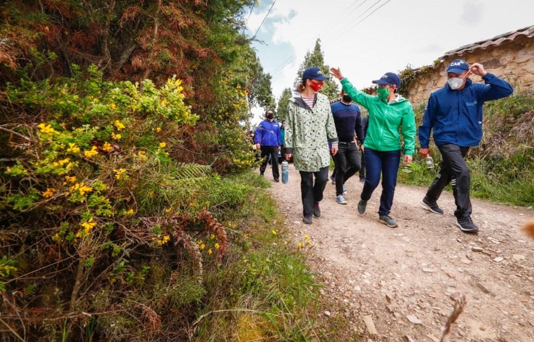 Alcaldí adecuará sendero ecológico en Vereda El Verjón - Foto: Comunicaciones Alcaldía Bogotá