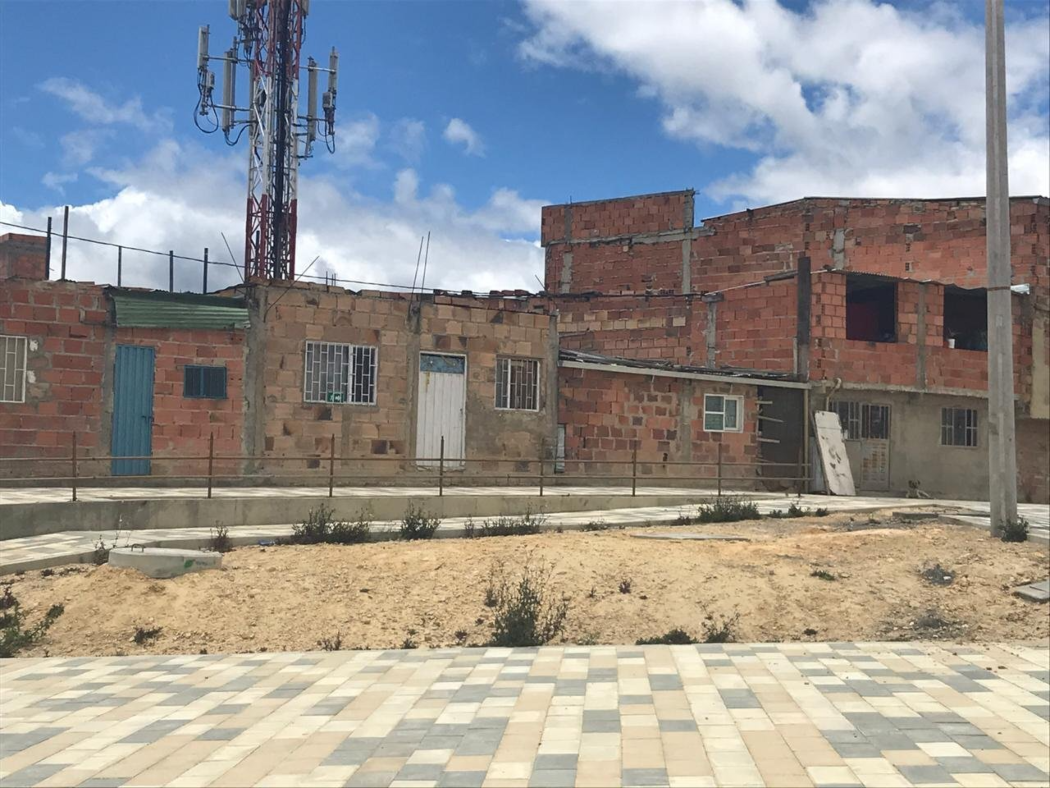 Fachada de una de las viviendas a intervenir con color en el Mirador Illimani en Ciudad Bolívar. Foto: Secretaría del Hábitat