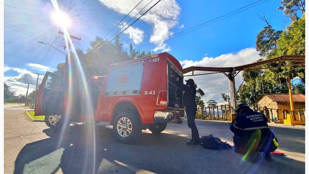 bomberos en accion.