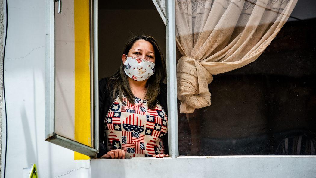 Mujer en una ventana