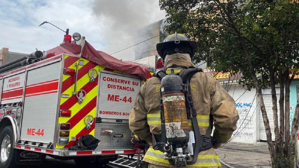 Al menos 6 máquinas acudieron a atender la emergencia ocurrida en el barrio Quiroga.