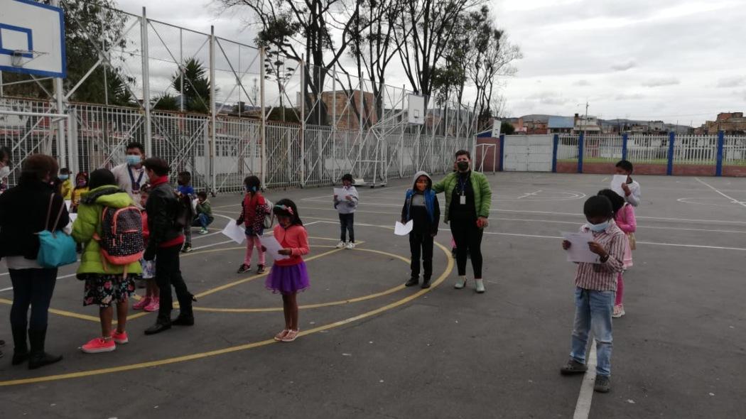 Indígenas Emberá Katio en colegio