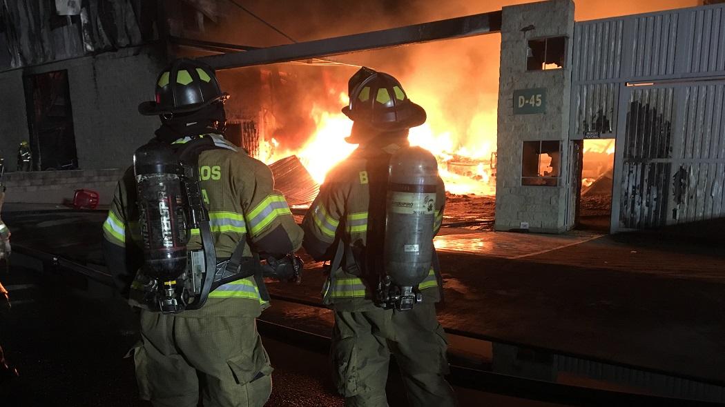 El cuerpo Oficial de Bomberos lo integran 620 bomberos y bomberas que protegen a Bogotá