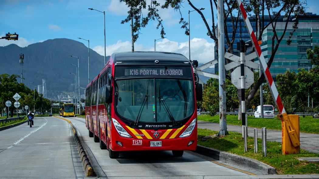 TransMilenio operando.