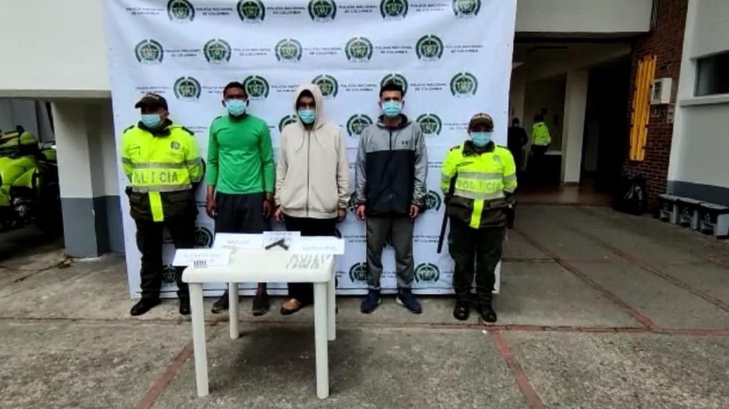 Los capturados intentaron huir por la terraza de la vivienda.