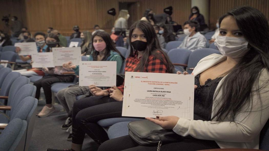 Entrega de diplomas a 120 estudiantes de la Escuela de Formación