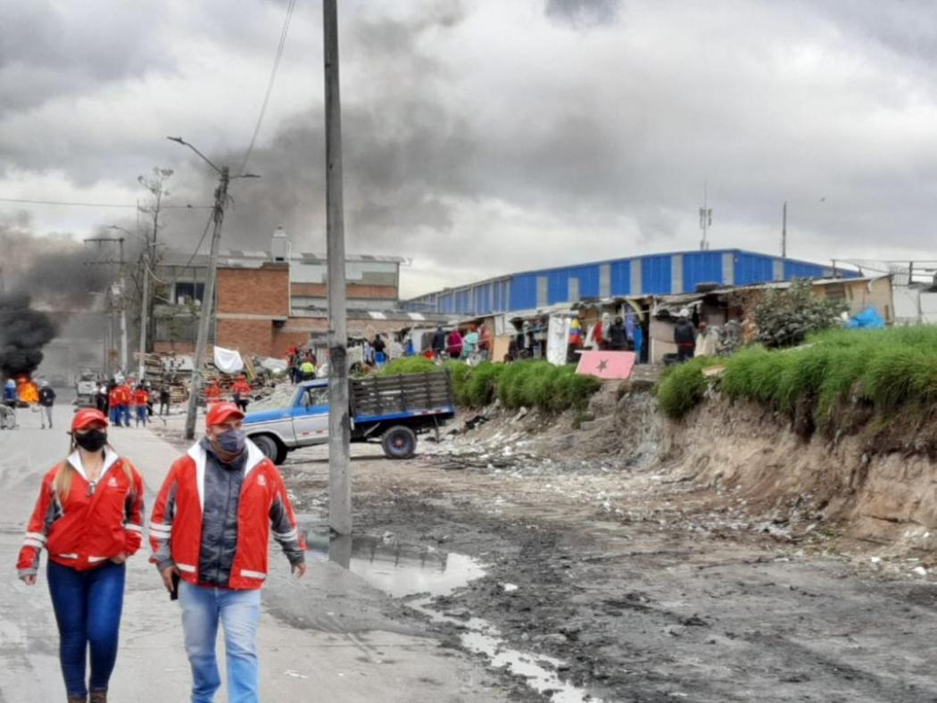 Las familias se comprometieron a desocupar el predio de manera voluntaria en una fecha no posterior al 27 de julio.Foto.Secretaría del hábitat 