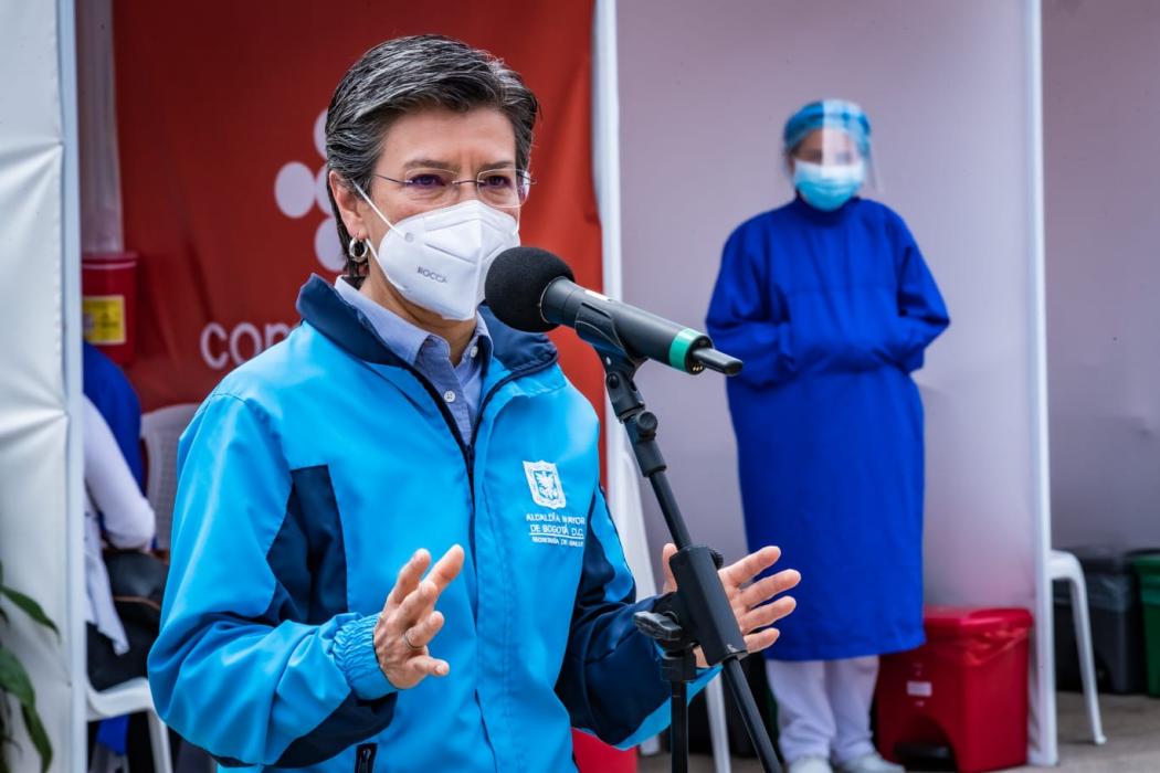 Las personas mayores de 30 años podrán vacunarse contra COVID-19 en los puntos habilitados por el Distrito y sin agendamiento. Foto Alcaldía.