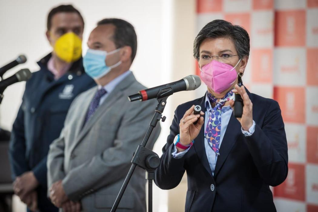 La alcaldesa, Claudia López, junto a los Secretarios de Salud y Gobierno, les recordó a los empresarios del entretenimiento la importancia de la organización logística de los eventos. Foto. Alcaldía.