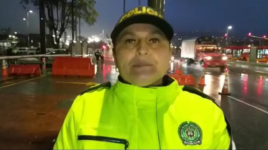 La Mebog asegura que eran dos hombres que vestían uniformes de la policía