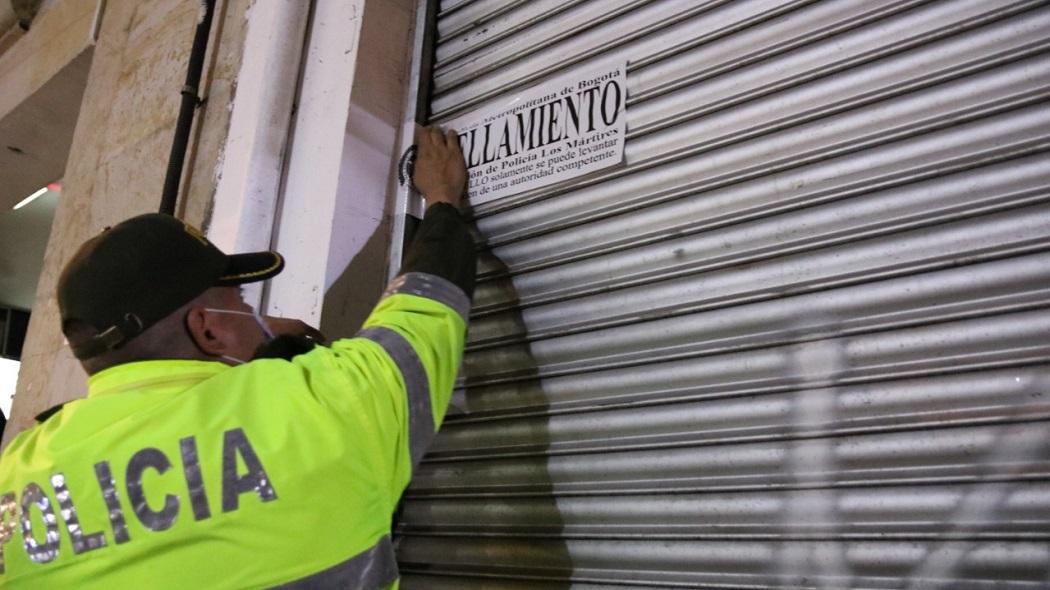 Las autoridades realizaron registro y control a transeúntes que se encontraban en la zona.