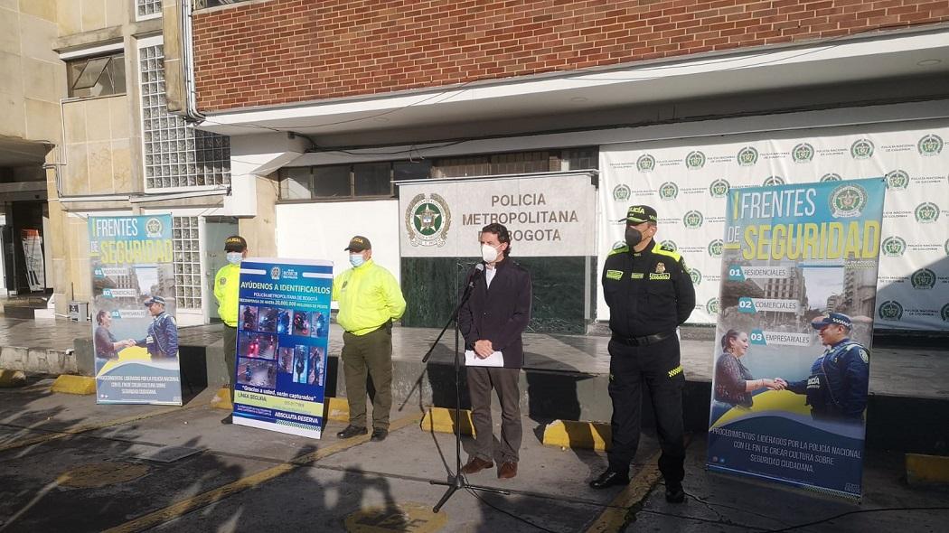 El secretario de Seguridad, Aníbal Fernández y el comandante de la Policía de Bogotá, general Eliécer Camacho señalaron que el fin de semana de Amor y Amistad fue una fecha tranquila.