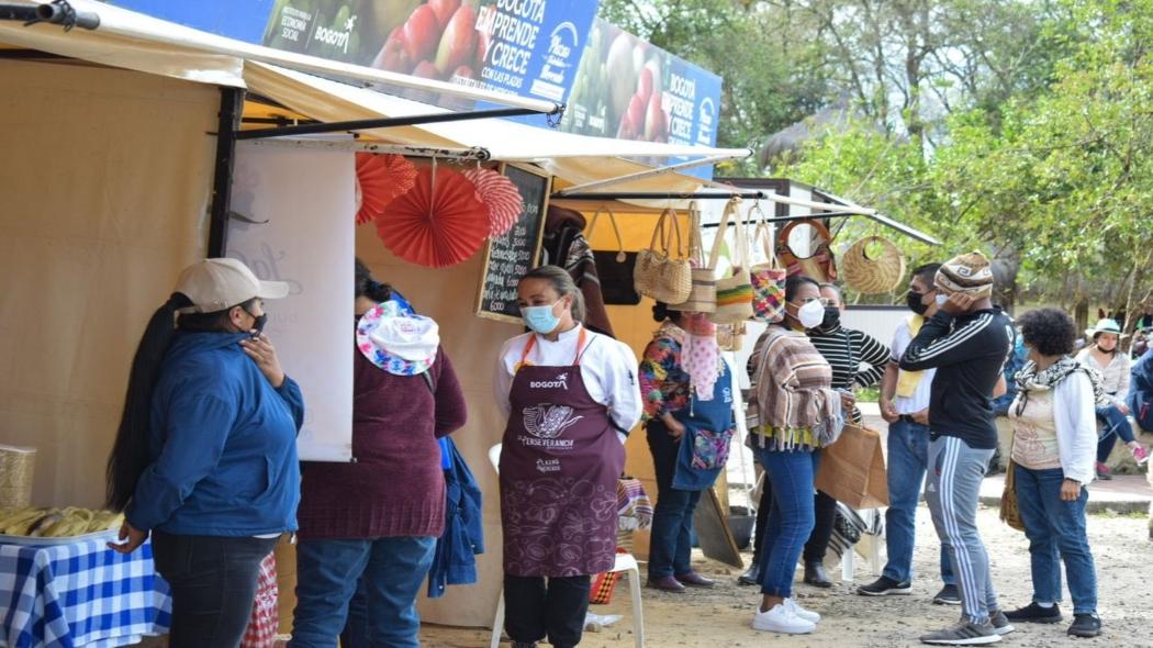 Gastronomía, mercado campesino, ensaladas de frutas, postres y artesanías fue la oferta que disfrutaron los visitantes de este parque.