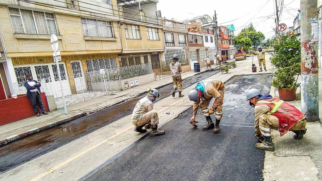 Obra de mantenimiento en laTachuela redonda carrera 45 con calle 5A