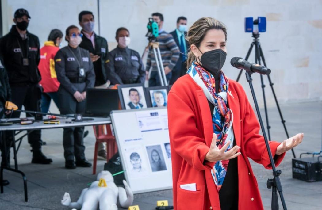 La secretaria de la Mujer, Diana Rodríguez, explicó en qué consiste la Ruta de Atención Integral para Mujeres Víctimas de Violencias que se presta en la Casa de Justicia de Ciudad Bolívar. Foto. Alcaldía.