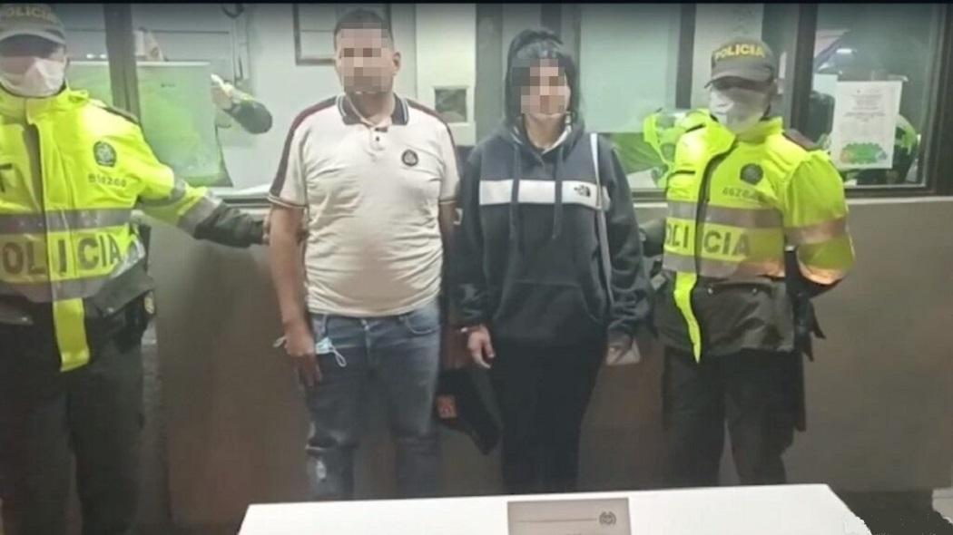 Policía captura en Suba a dos personas que iban en un vehículo hurtado