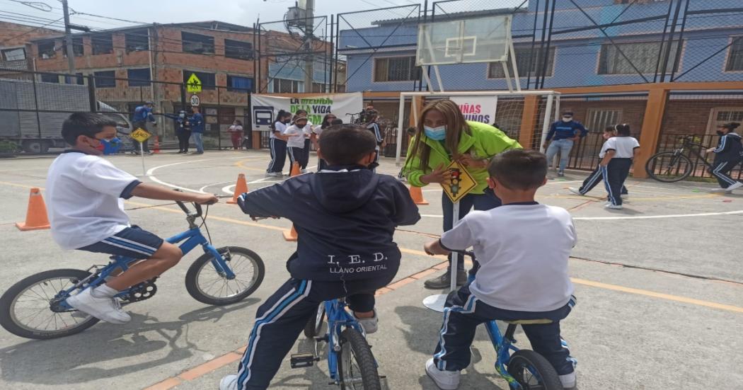 Feria de Servicios de la Sec. De Movilidad en la localidad de Bosa