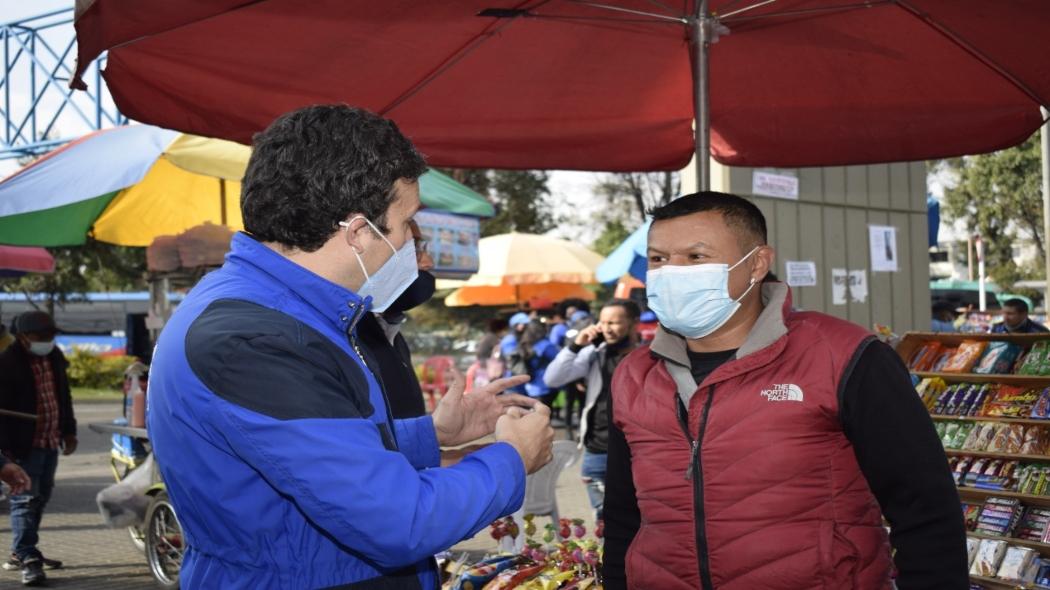 IPES sensibiliza a vendedores y vendedoras informales de la Calle 80 