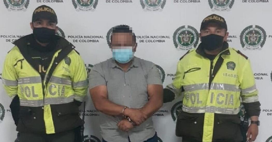 Un hombre ebrio que amenazaba a ciudadanos con un arma fue capturado